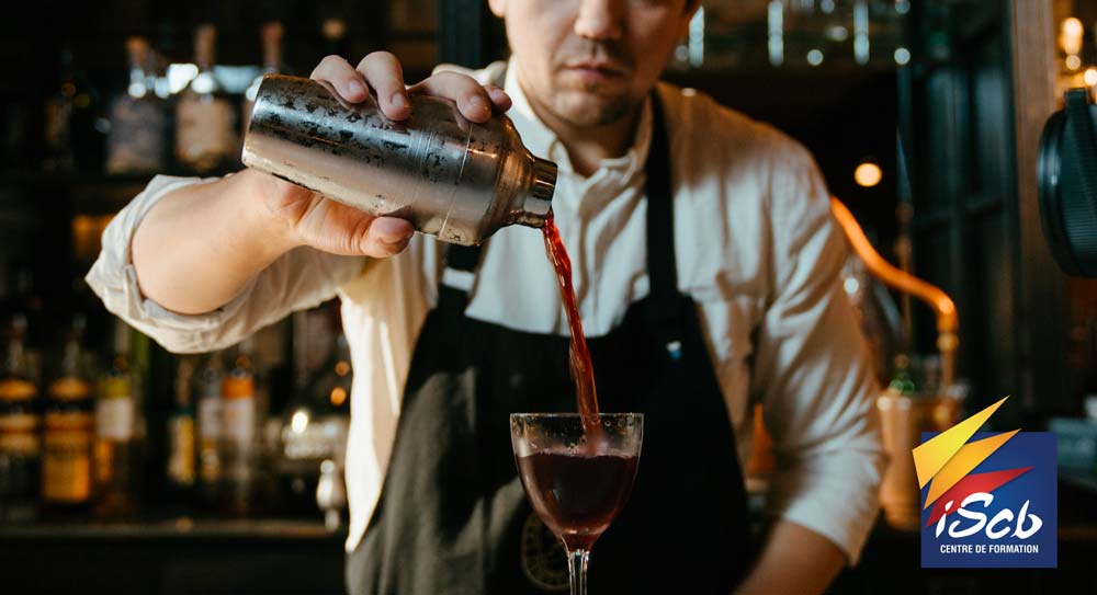 mention complémentaire barman à tours au centre de formation ISCB formation gratuite en alternance pour se spécialiser dans les métiers de la boisson