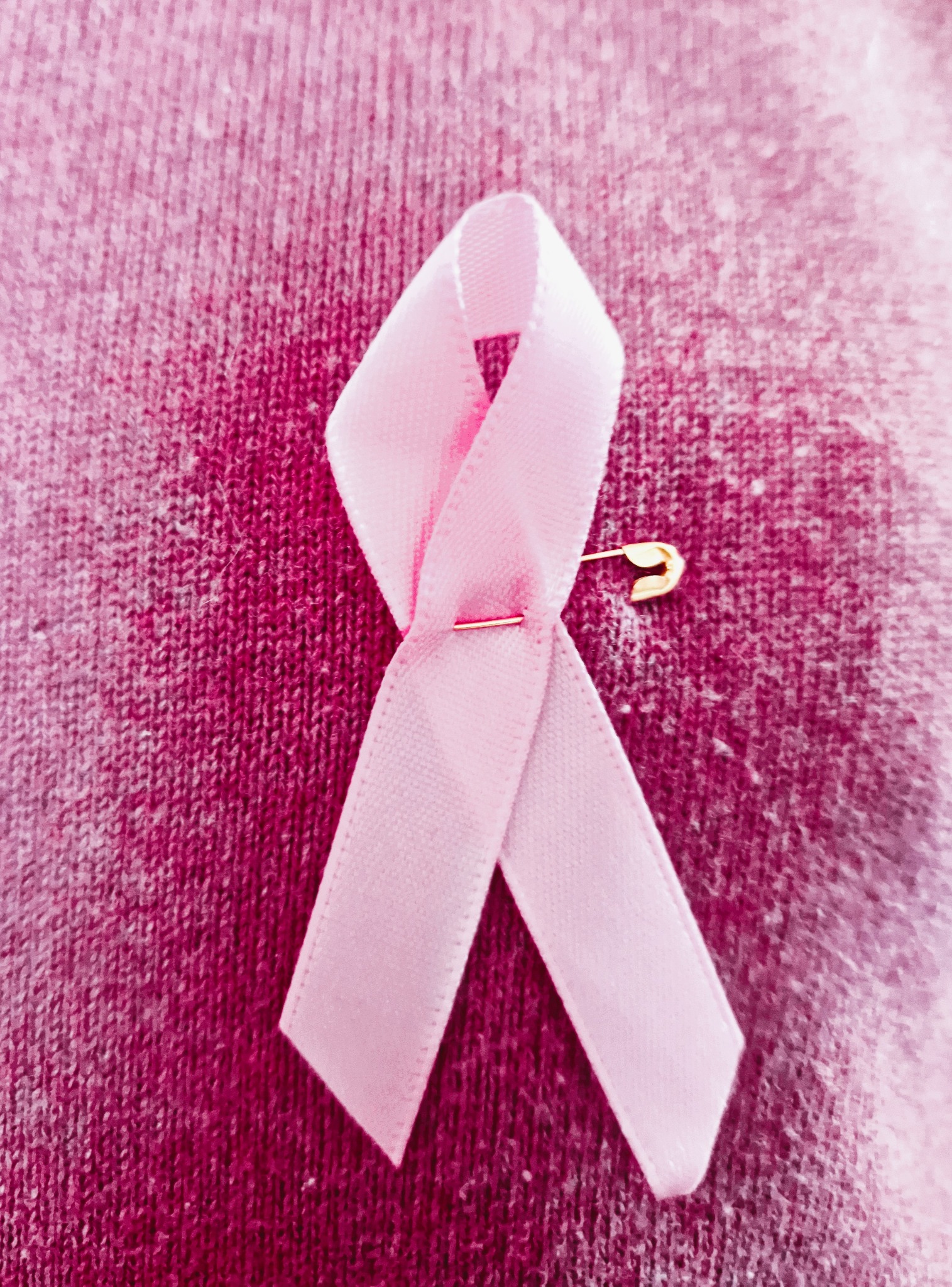 Ruban rose symbole de la sensibilisation au cancer du sein