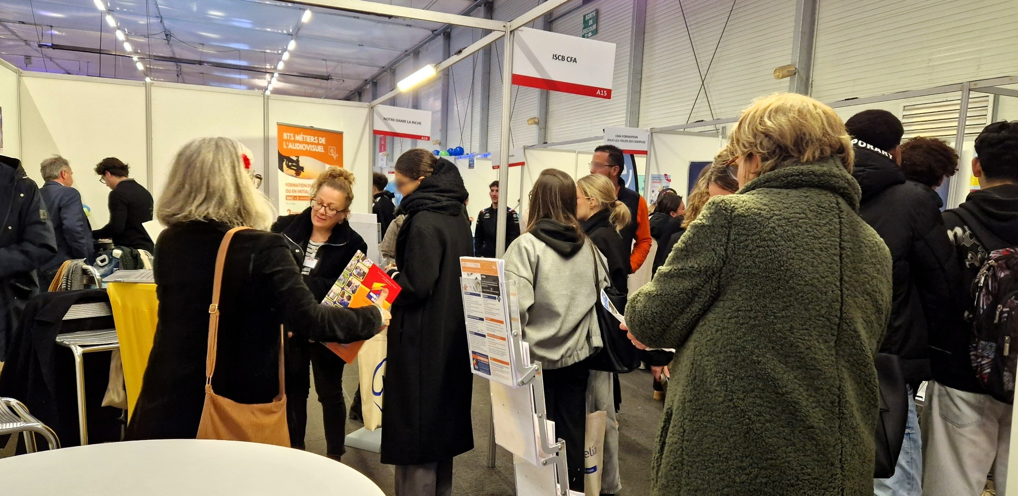 L’ISCB est présent sur les salons, forums et ouvre ses portes aux futurs apprentis lors des JPO…