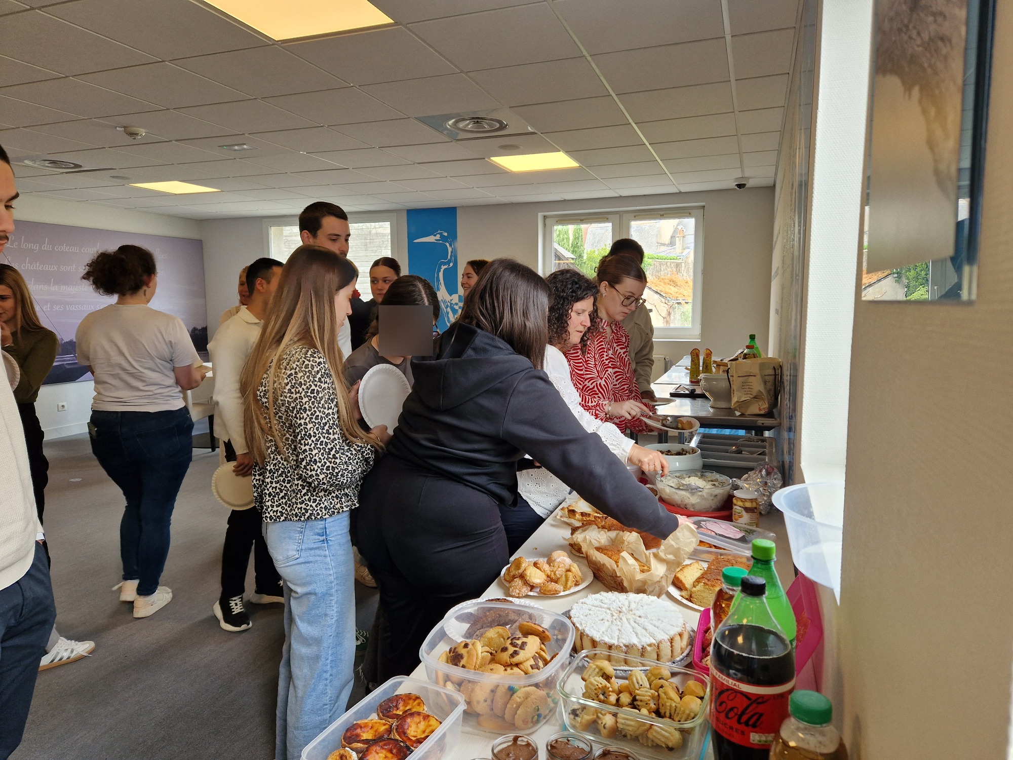 Le 06 mai, les alternants en 2ème année de BTS MCO, NDRC et GPME ont clos le thème de culture générale A table ! avec un repas agrémenté de leurs meilleures spécialités culinaires...