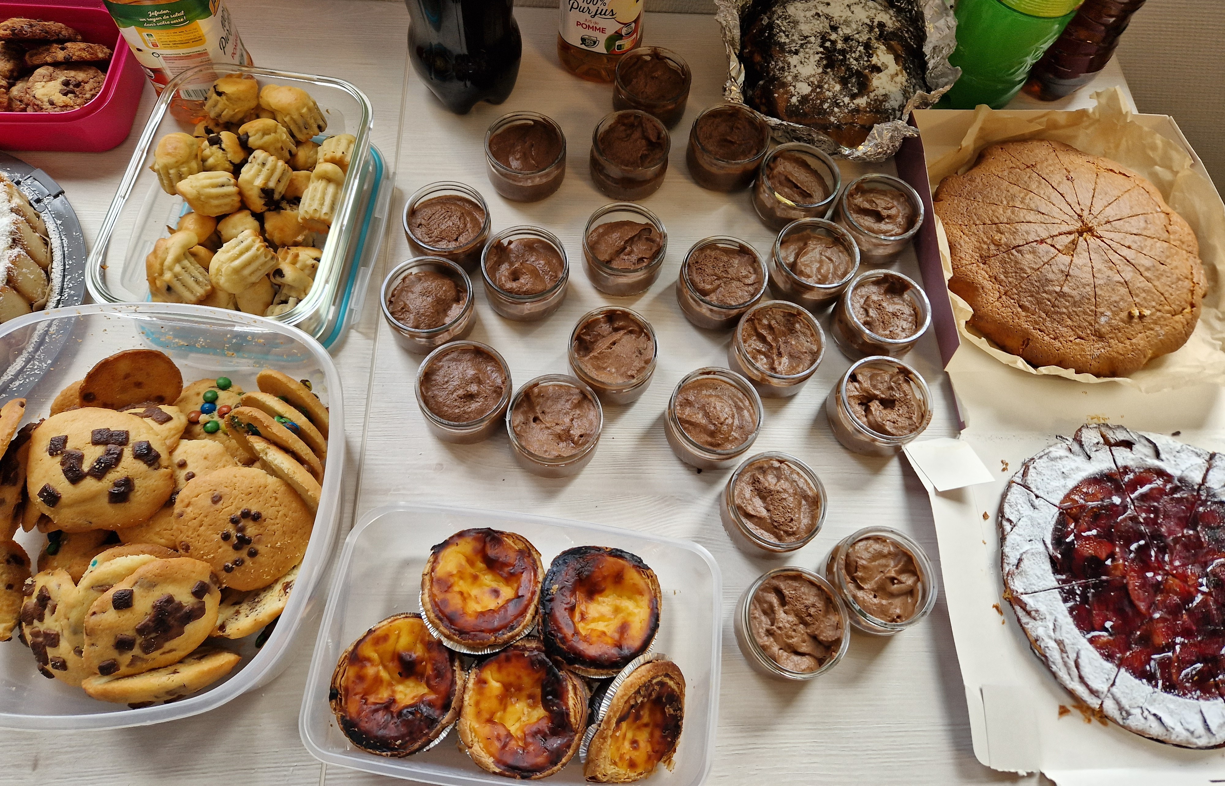 Le 06 mai, les alternants en 2ème année de BTS MCO, NDRC et GPME ont clos le thème de culture générale A table ! avec un repas agrémenté de leurs meilleures spécialités culinaires...
