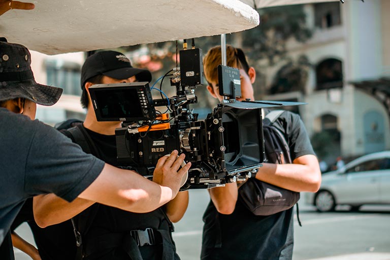 faire ses etudes post BAC avec un bts audiovisuel au centre de formation d'apprenti ISCB à proximité de Artannes sur Indre 37260 cadreur mixeur son realisateur